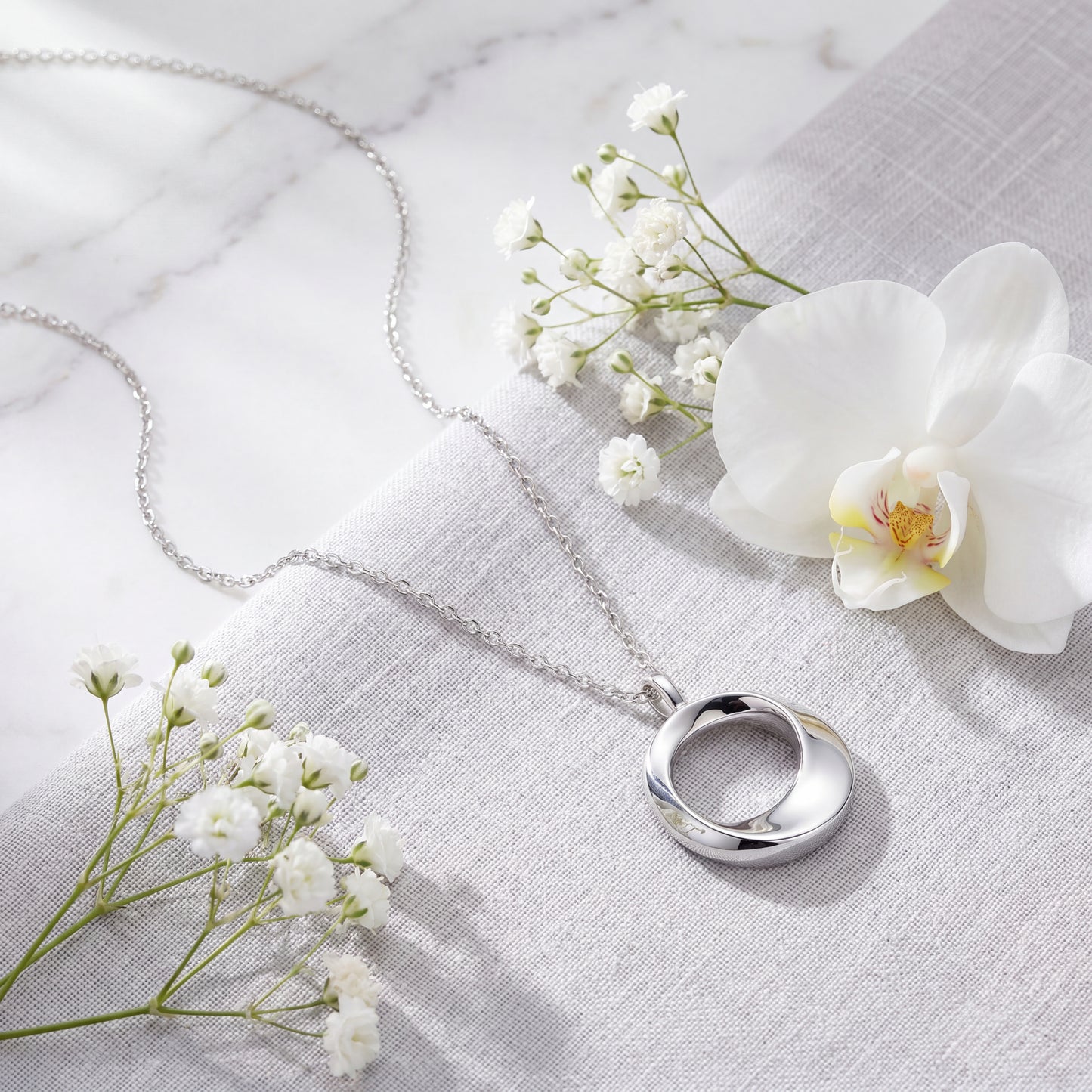 925 Sterling Silver Modern Open Circle Pendant Necklace