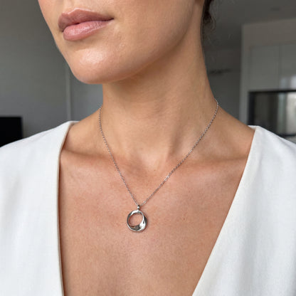 925 Sterling Silver Modern Open Circle Pendant Necklace