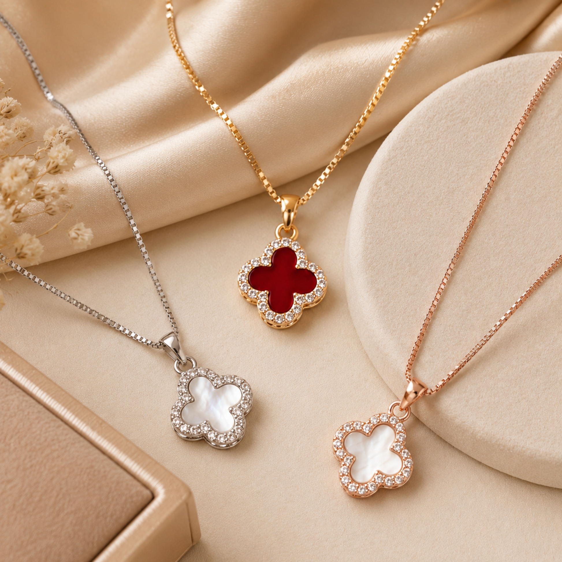 925 sterling silver double-sided four leaf clover necklace in silver, gold and rose gold lifestyle