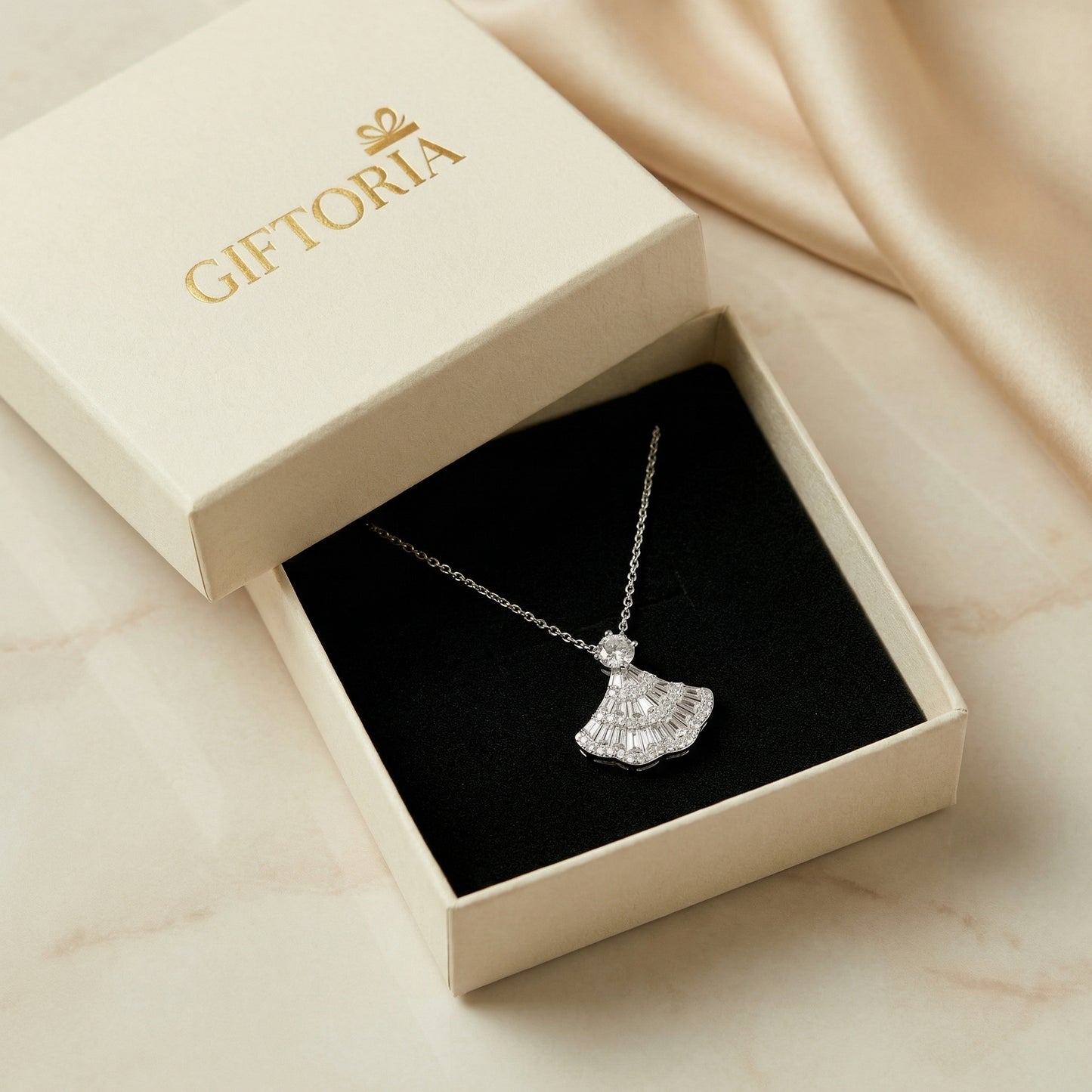 925 sterling silver vintage fan pendant necklace displayed in a Giftoria gift box, ready to gift jewellery for her