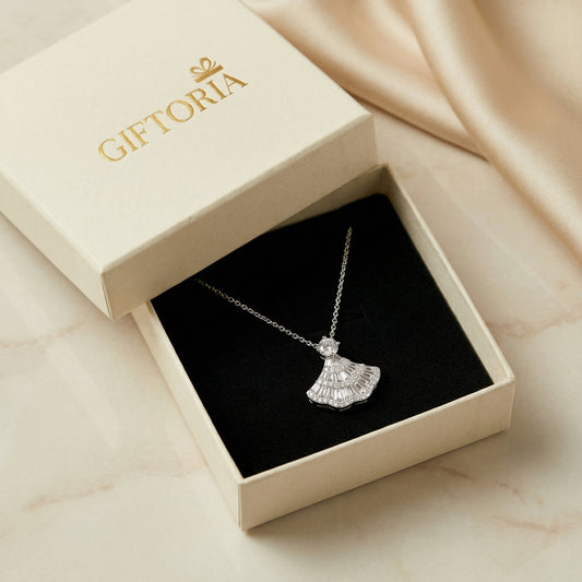 925 sterling silver vintage fan pendant necklace displayed in a Giftoria gift box, ready to gift jewellery for her