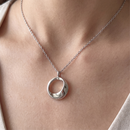 925 Sterling Silver Modern Open Circle Pendant Necklace