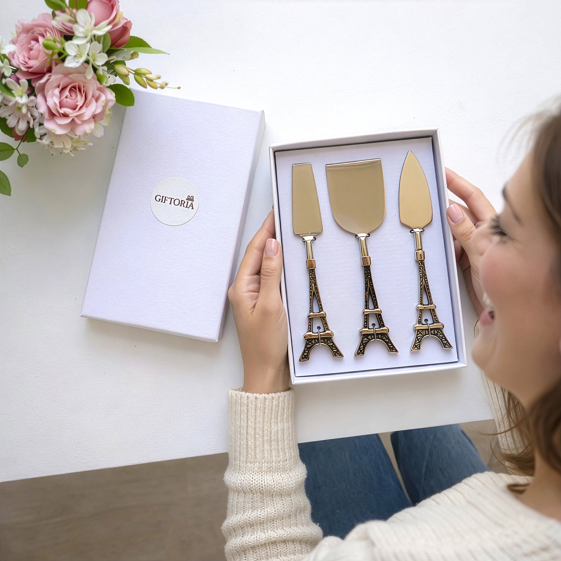 Cheese knife set 3pcs in Giftoria gift box packaging