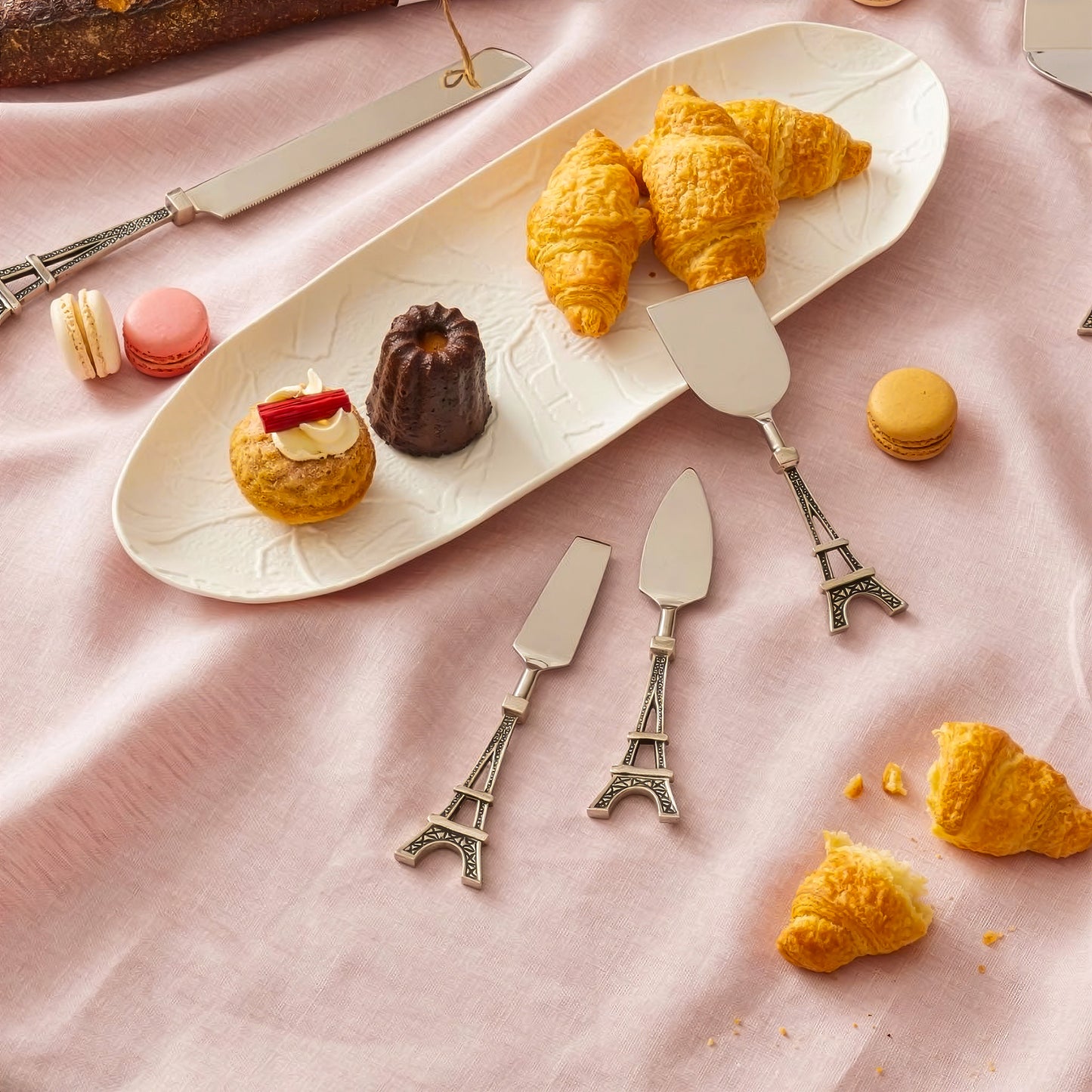 Elegant cheese knife set 3pcs on stylish dessert table