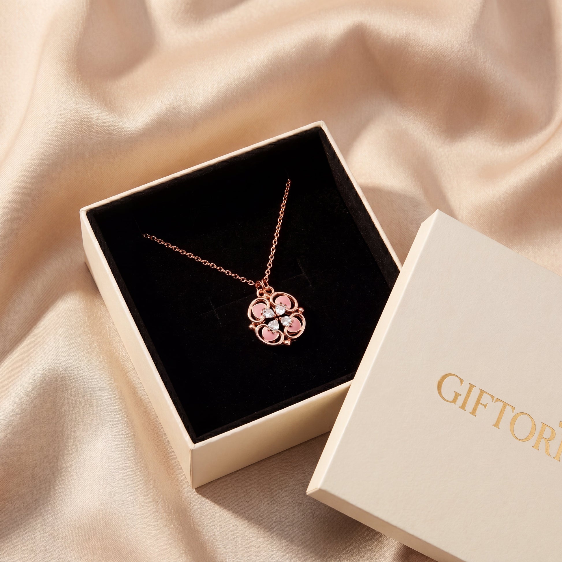 Giftoria gift boxed 925 sterling silver rose gold lucky clover necklace