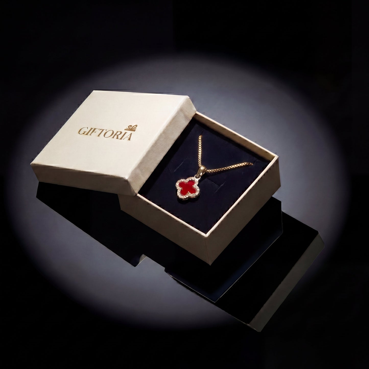 four leaf clover necklace presented in Giftoria jewellery gift box