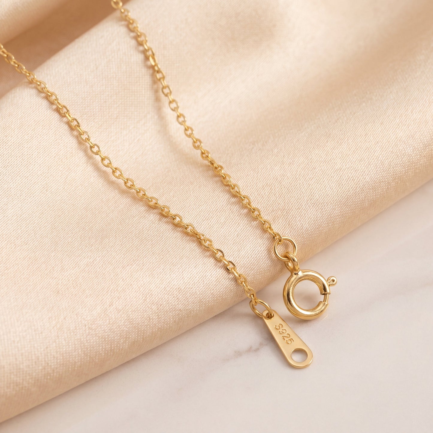 925 sterling silver necklace chain and clasp detail with adjustable extension